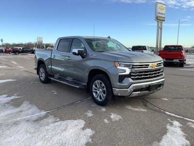 2025 Chevrolet 1500 Crew Cab, $47999. Photo 3