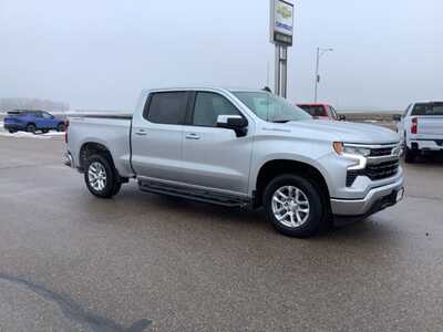 2022 Chevrolet 1500 Crew Cab, $34999. Photo 2