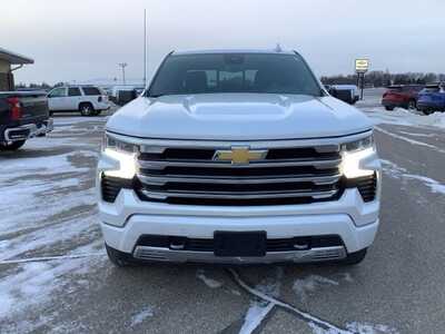2024 Chevrolet 1500 Crew Cab, $55999. Photo 4