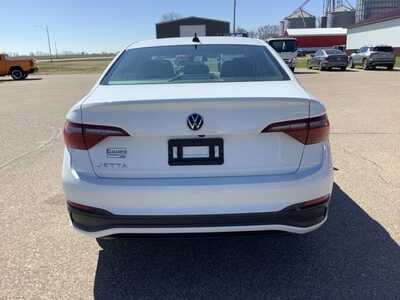 2022 Volkswagen Jetta, $17299. Photo 11