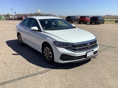 2022 Volkswagen Jetta, $17299. Photo 3