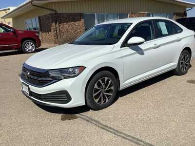 2022 Volkswagen Jetta, $17299. Photo 6