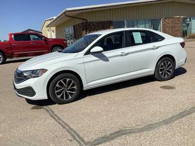 2022 Volkswagen Jetta, $17299. Photo 7