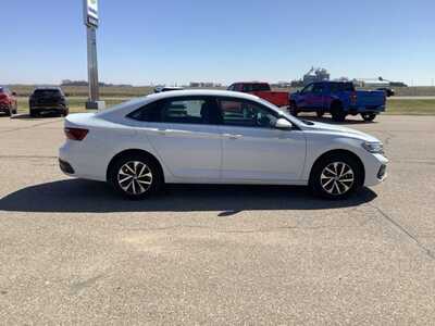 2022 Volkswagen Jetta, $17299. Photo 1