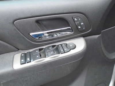 2013 Chevrolet 1500 Crew Cab, $9900. Photo 9
