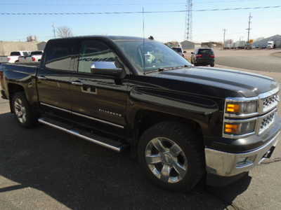 2014 Chevrolet 1500 Crew Cab, $8900. Photo 5