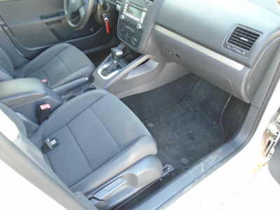 2008 Volkswagen Rabbit, $2500. Photo 7
