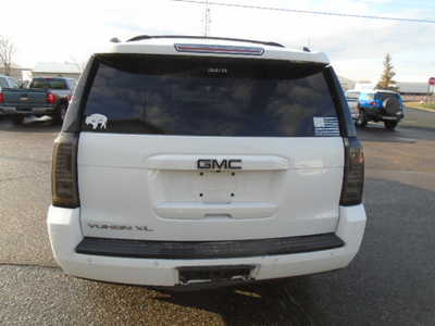 2016 GMC Yukon XL, $11500. Photo 3