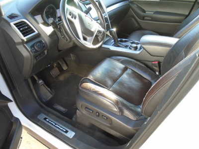 2013 Ford Explorer, $7900. Photo 11