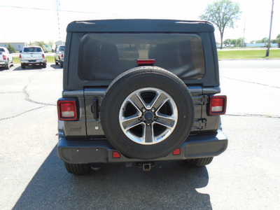 2020 Jeep Wrangler Unlimited, $25500. Photo 3