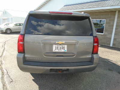 2018 Chevrolet Suburban, $16900. Photo 3