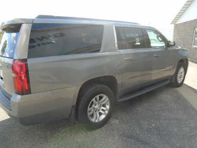 2018 Chevrolet Suburban, $16900. Photo 4