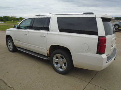 2015 Chevrolet Suburban, $7900. Photo 2