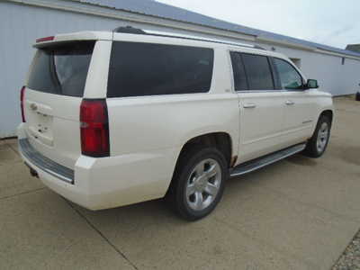 2015 Chevrolet Suburban, $7900. Photo 4