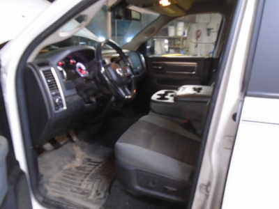 2017 Dodge 3500 Crew Cab, $19900. Photo 2
