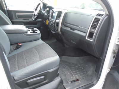 2017 Dodge 3500 Crew Cab, $19900. Photo 7