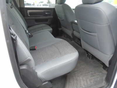 2017 Dodge 3500 Crew Cab, $19900. Photo 8