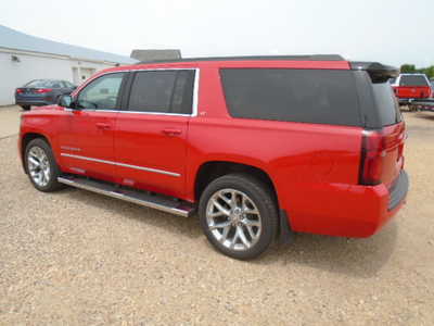 2020 Chevrolet Suburban, $24900. Photo 2