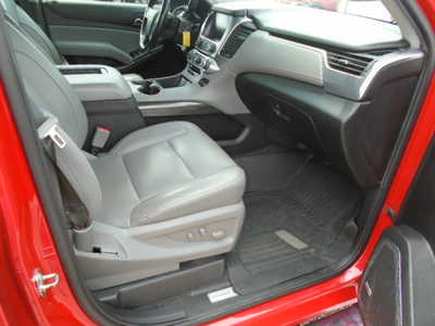 2020 Chevrolet Suburban, $24900. Photo 7