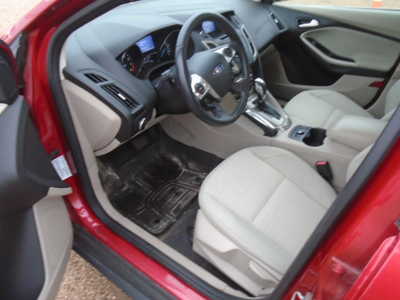 2012 Ford Focus, $4500. Photo 9
