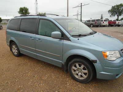 2009 Chrysler Town & Country, $1900. Photo 5