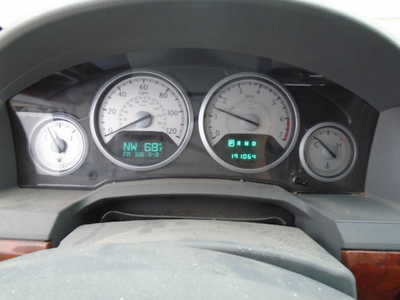 2009 Chrysler Town & Country, $1900. Photo 12