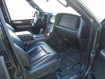 2015 Lincoln Navigator, $13900. Photo 7