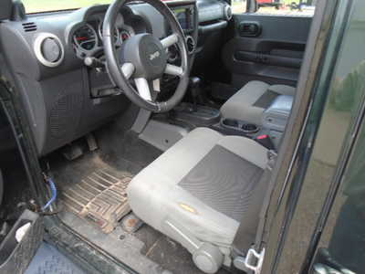 2010 Jeep Wrangler Unlimited, $6900. Photo 10
