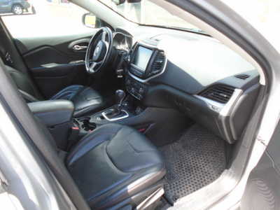 2015 Jeep Cherokee, $6900. Photo 6