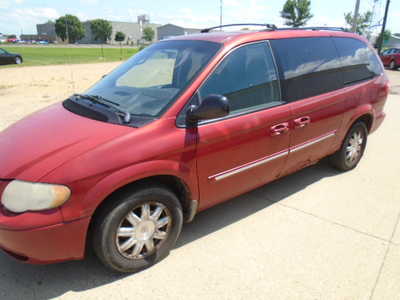 2007 Chrysler Town & Country, $1000. Photo 1
