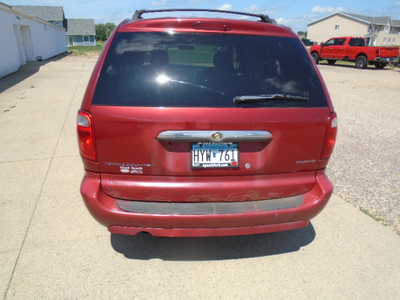 2007 Chrysler Town & Country, $1000. Photo 3
