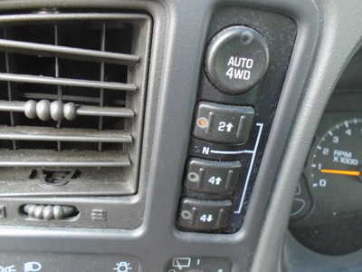 2006 Chevrolet Suburban, $2500. Photo 12