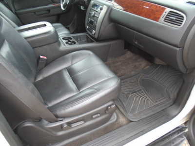 2014 GMC Yukon, $6900. Photo 6