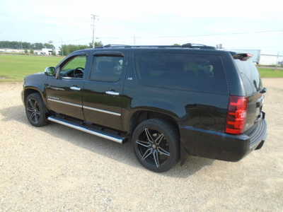 2013 Chevrolet Suburban, $7900. Photo 2