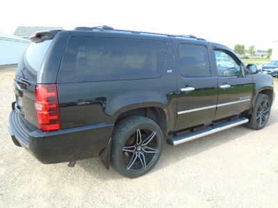 2013 Chevrolet Suburban, $7900. Photo 4
