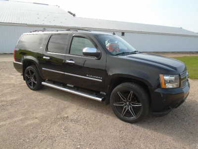 2013 Chevrolet Suburban, $7900. Photo 5