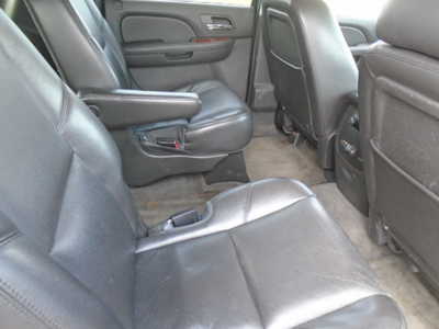 2013 Chevrolet Suburban, $7900. Photo 10