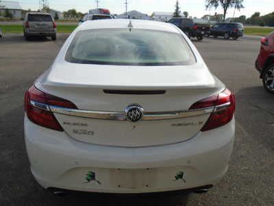 2014 Buick Regal, $6400. Photo 3
