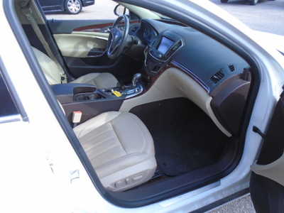 2014 Buick Regal, $6400. Photo 8