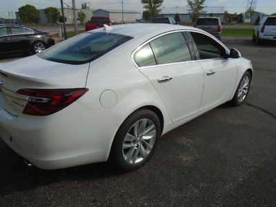 2016 Buick Regal, $7900. Photo 4