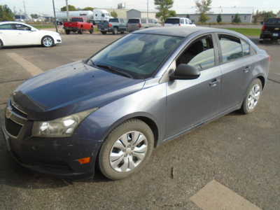 2013 Chevrolet Cruze, $2500. Photo 1