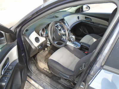 2013 Chevrolet Cruze, $2500. Photo 3