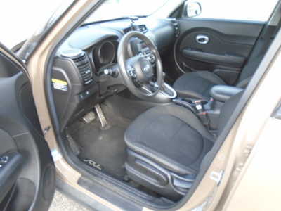2014 Kia Soul, $3900. Photo 11