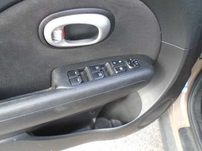 2014 Kia Soul, $3900. Photo 12