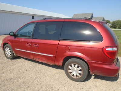 2007 Chrysler Town & Country, $1300. Photo 2