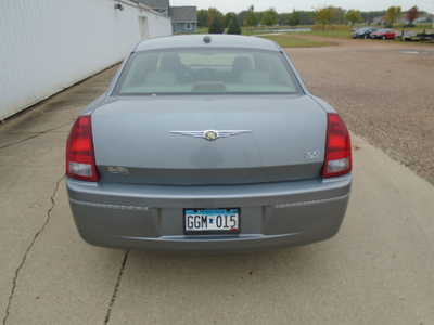 2006 Chrysler 300, $2300. Photo 3