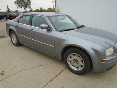 2006 Chrysler 300, $2300. Photo 5