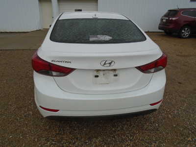 2016 Hyundai Elantra, $3900. Photo 3