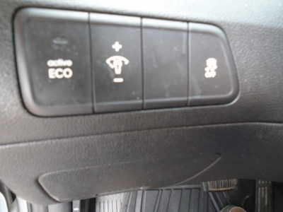 2016 Hyundai Elantra, $3900. Photo 12