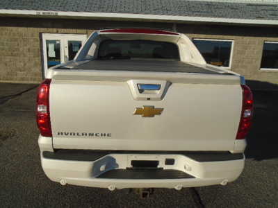 2013 Chevrolet Avalanche, $9000. Photo 3